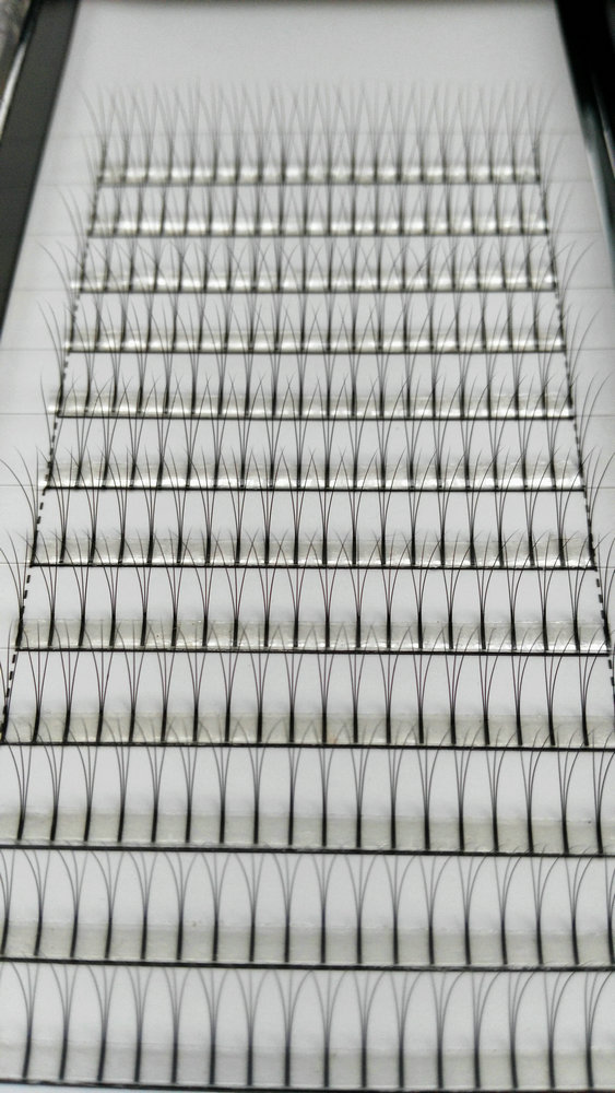 3D bottom tape long stem pre-made fan lashes